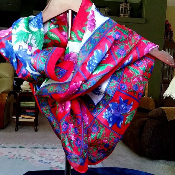 Beautiful Vintage Floral Red, Purple, Blue and Green Scarf - Picture 4 of 12